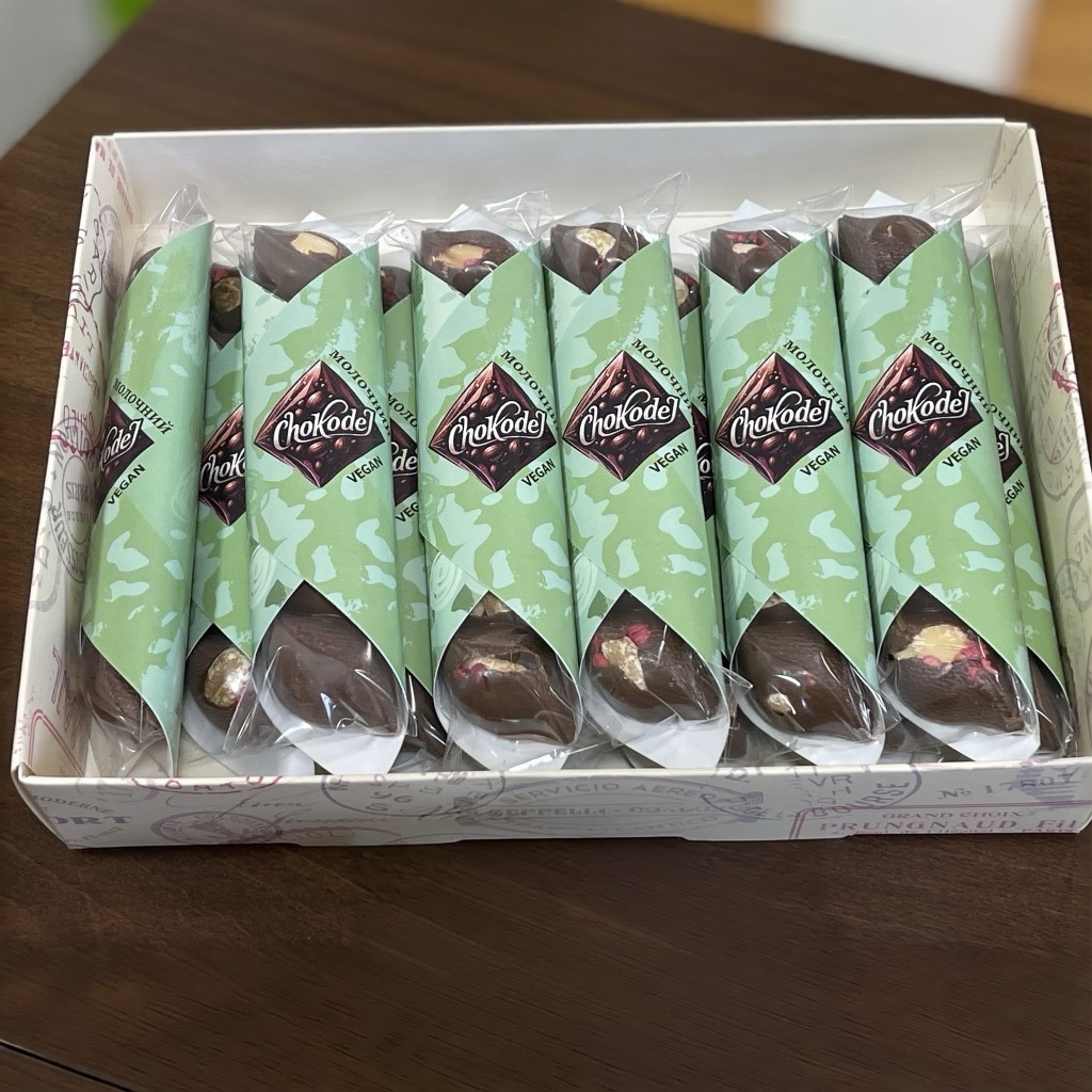 Коробка веганських батончиків Chokodel без цукру